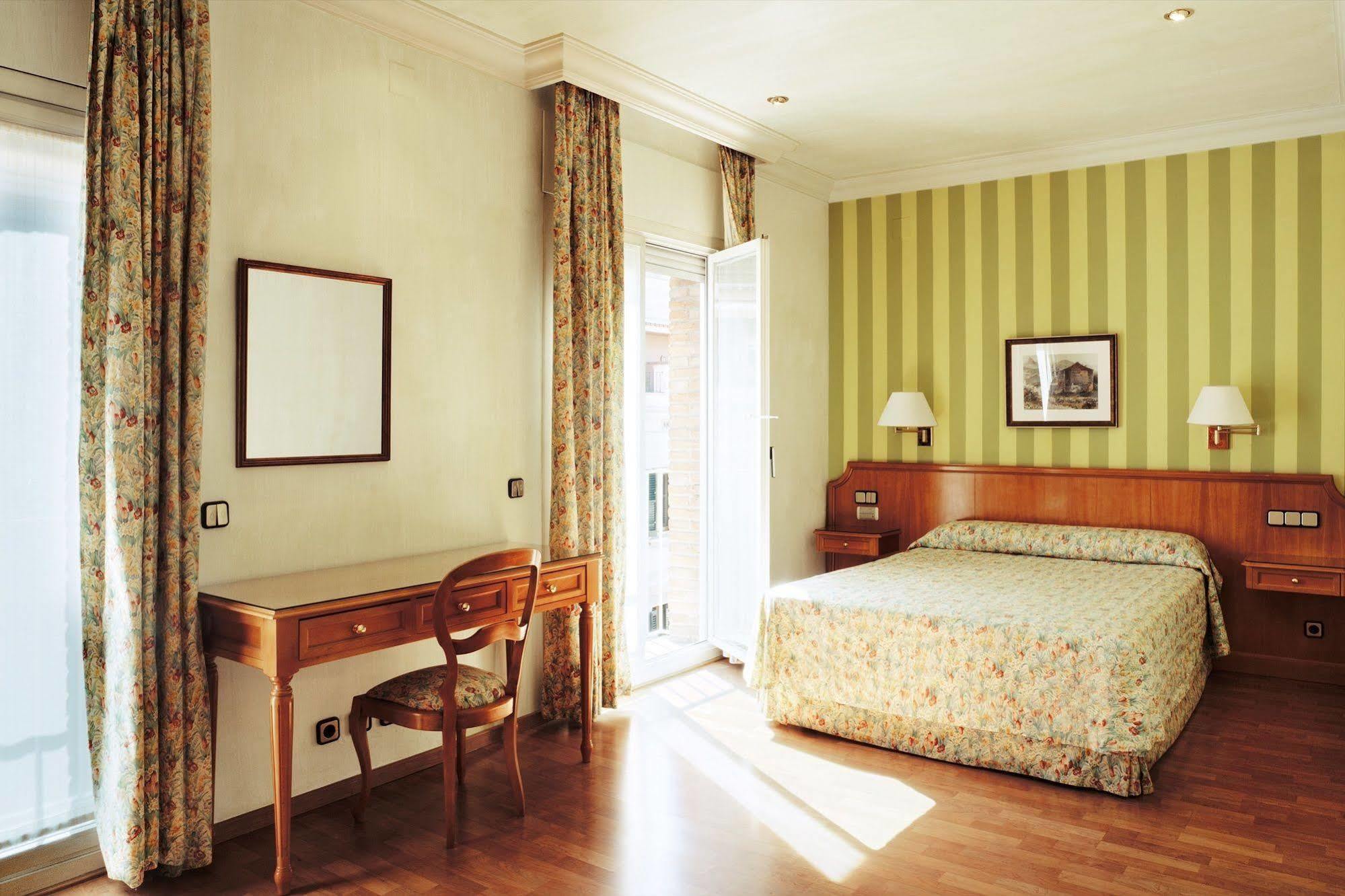 Regencia Colon Hotel Barcelona Eksteriør billede