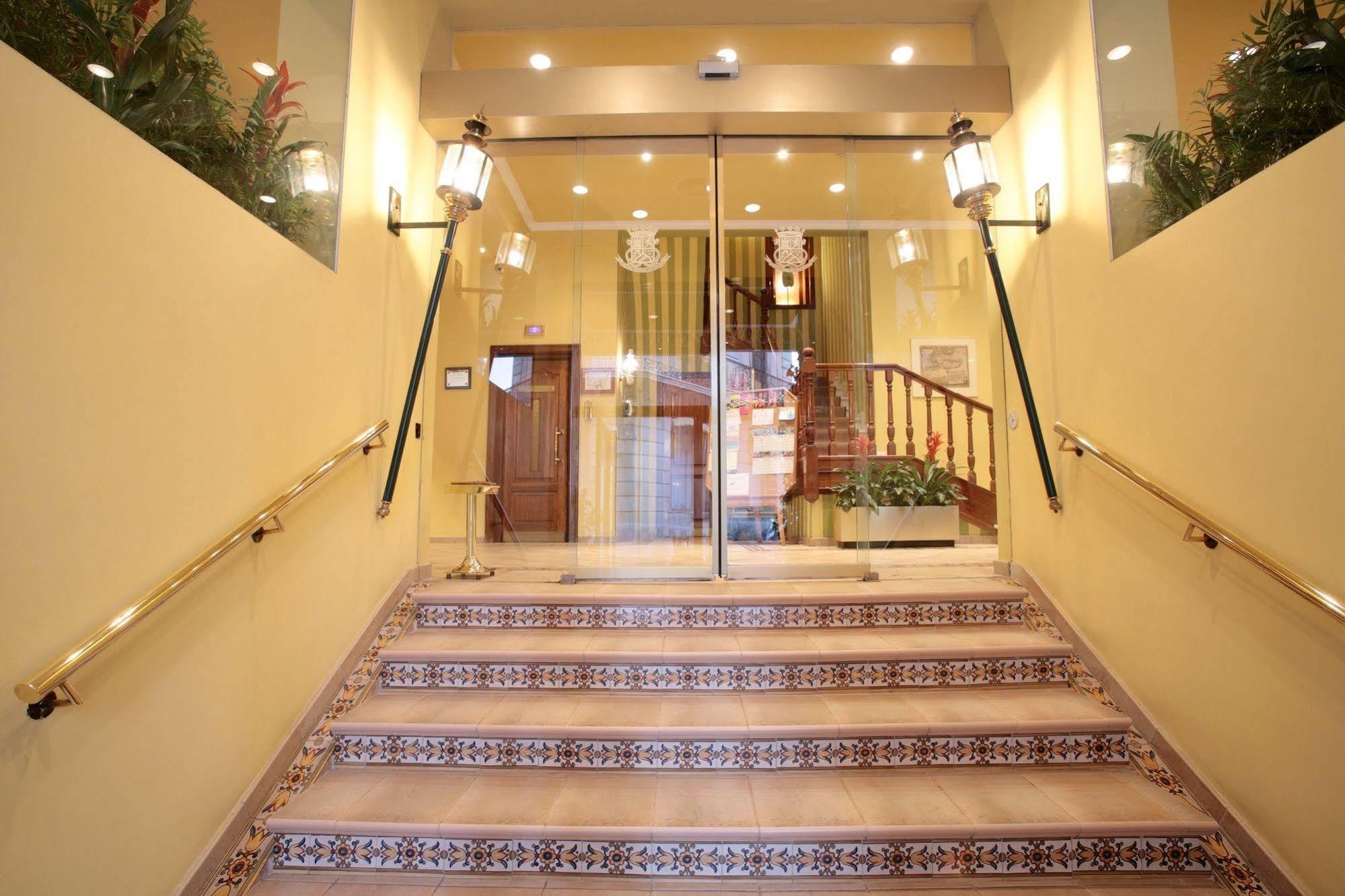 Regencia Colon Hotel Barcelona Eksteriør billede